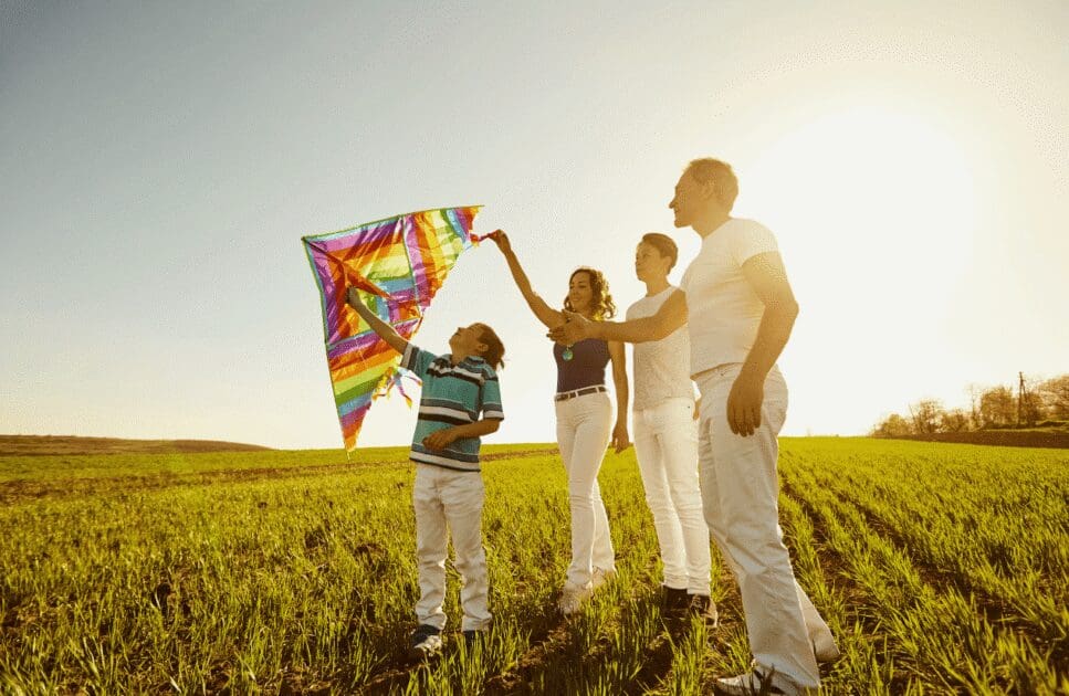 Family playing with kite. Hypnosis sleep. MTHFR Gene Test. Hypnosis and Alcoholism. Clinical Nutritionist Balmoral. Brisbane Livewell Clinic