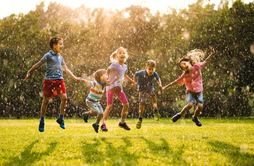 Children playing around the park. Counselling Hemmant. Testing Functional Medicine. Brisbane Livewell Clinic