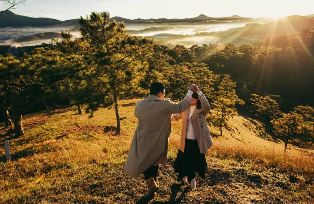 Couple dancing outdoors. Naturopathy Wavell Heights. Brisbane Livewell Clinic