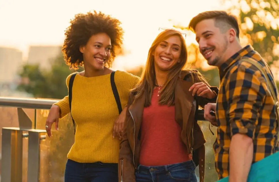Friends standing at the balcony outdoors. Online Counselling Australia. I Struggle with Social Situations. Brisbane Livewell Clinic
