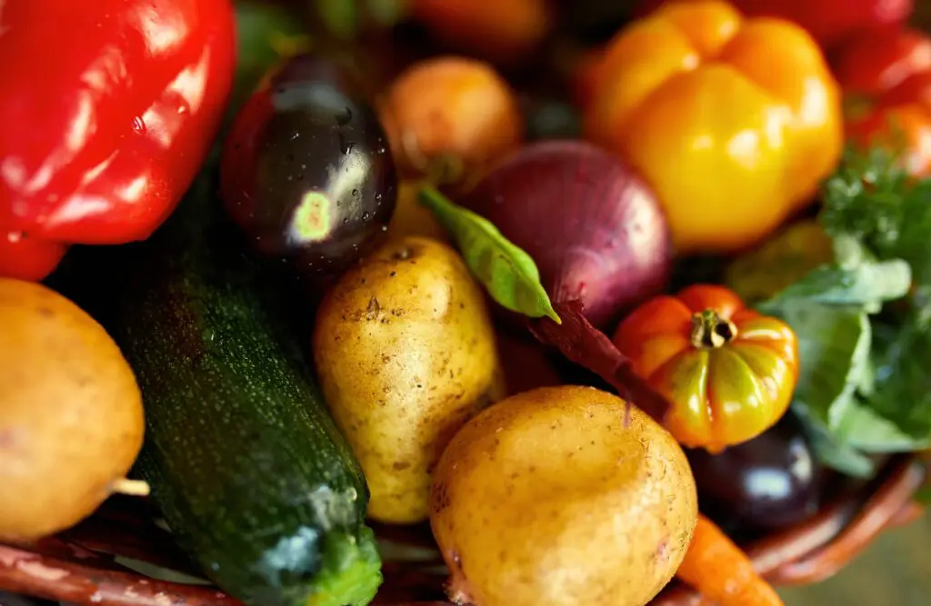 A basket of fresh vegetables. Nutritionist Wavell Heights. Brisbane Livewell Clinic