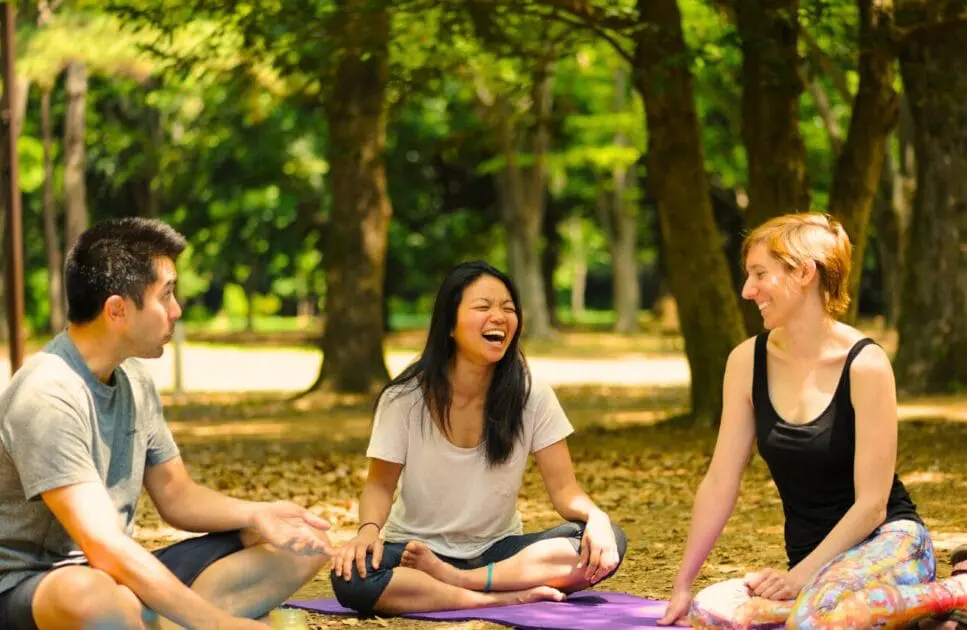 Friends hangging out at the park. Brisbane Counselling Centre. Hypnosis for Weight Loss. Osteopath for Hip Pain. Brisbane Livewell Clinic