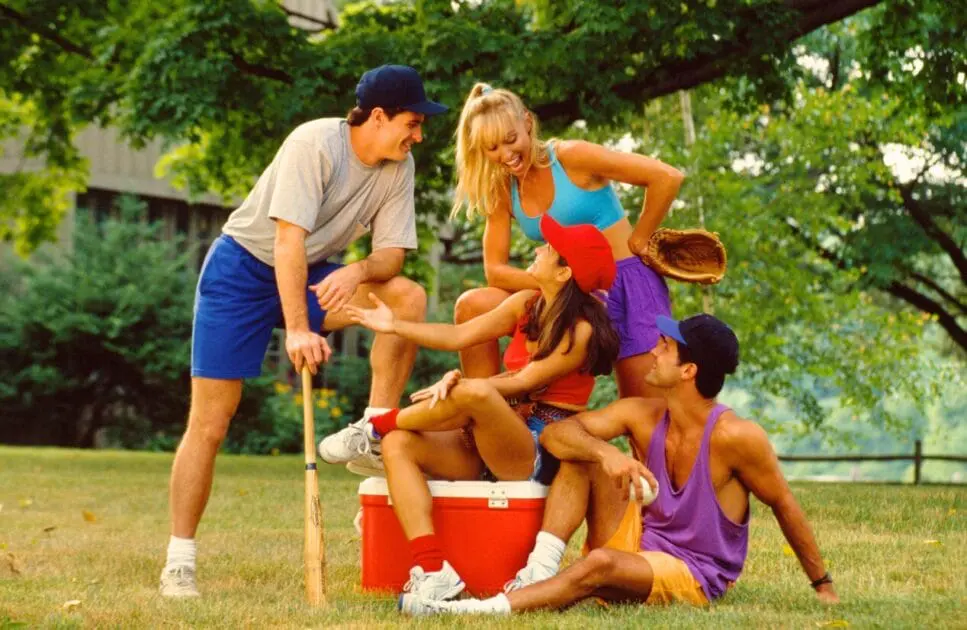 Friends having fun outdoors. Hypnotherapy near Clayfield. What does an Osteopath do. Brisbane Livewell Clinic